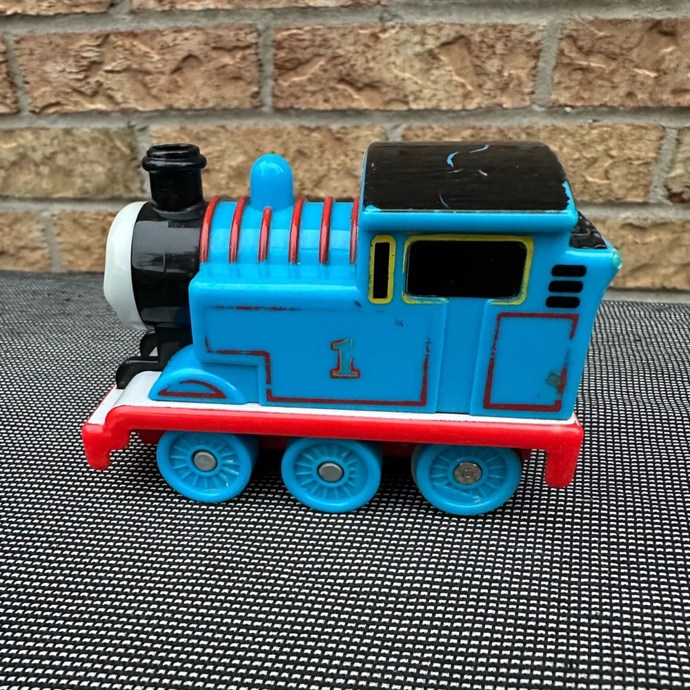 Thomas & Friends Thomas Pull-back and Go Train #103D0 - approx. 4 inches